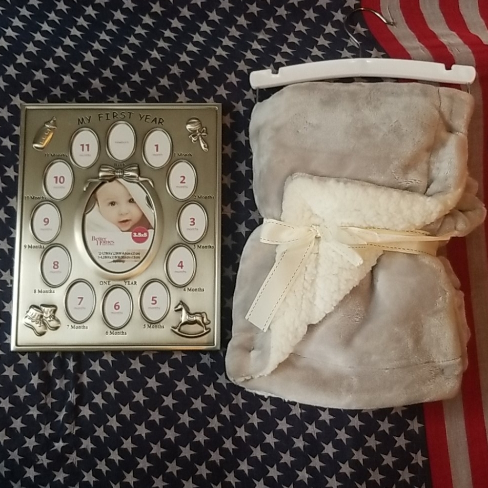 Newborn gift set, Plush blanket and Picture Frame